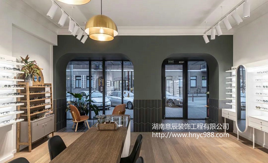 長(zhǎng)沙眼鏡店如何裝修設(shè)計(jì)展現(xiàn)店鋪魅力？